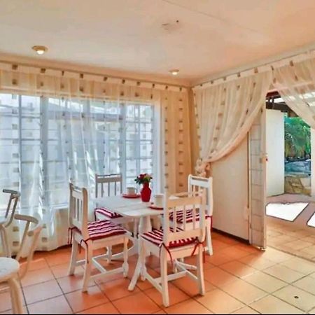 The Link Guest Lodge Kempton Park Eksteriør bilde