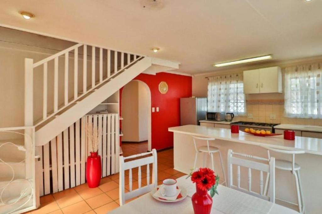 The Link Guest Lodge Kempton Park Eksteriør bilde